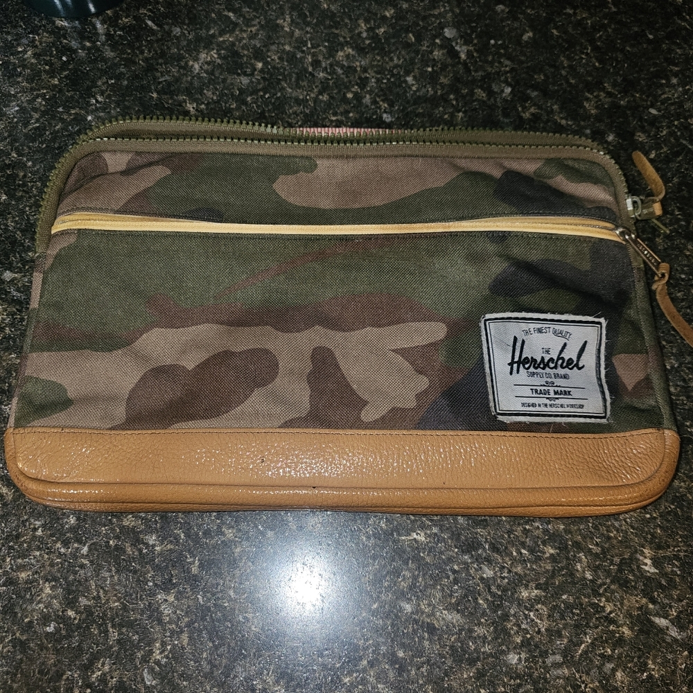 Hershel Laptop/ Tablet Pouch